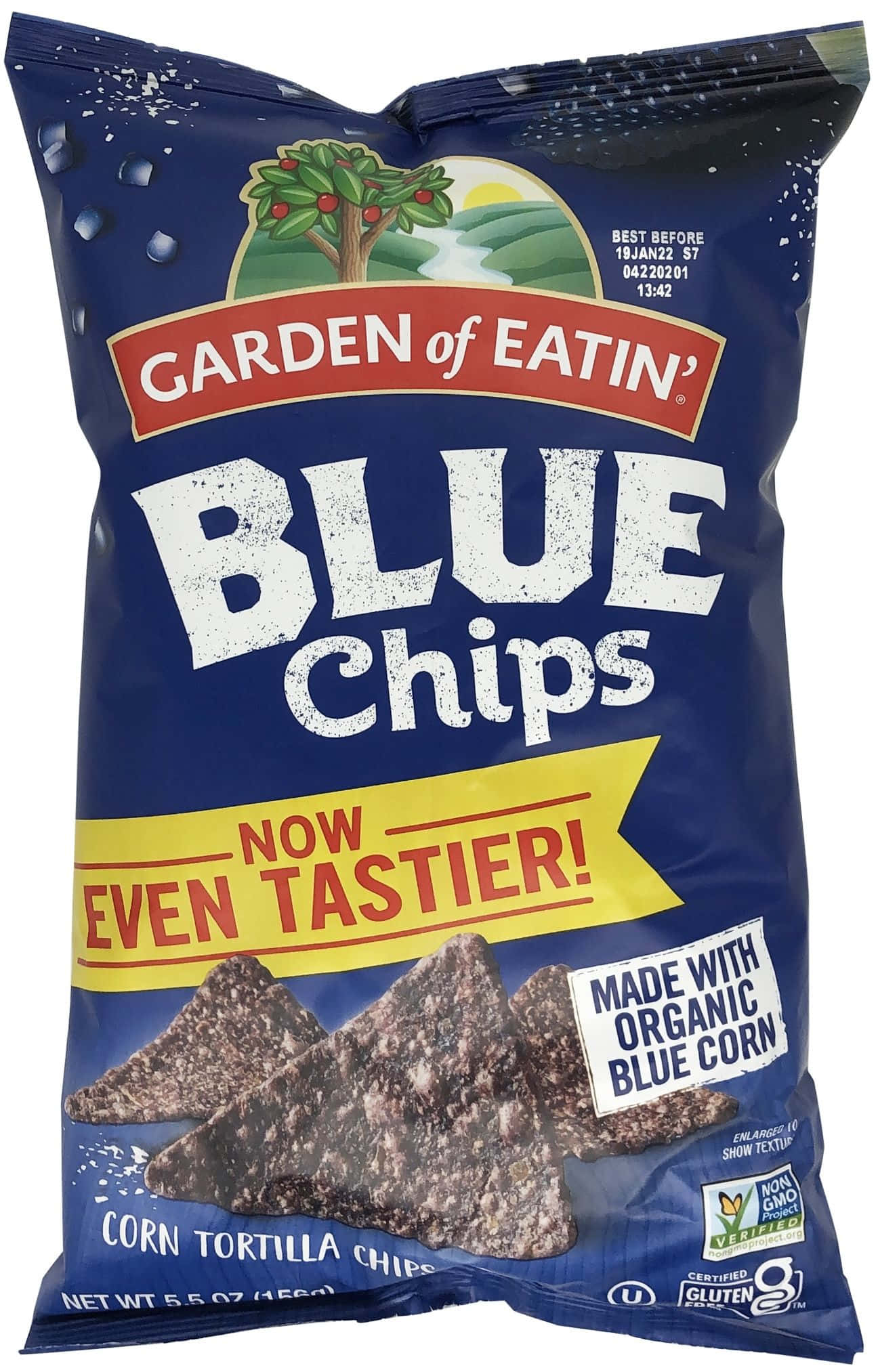 Blue Chips 桌布 壁紙 — 一袋藍色的 Garden of Eatin' Blue Chips，內含有機藍玉米玉米片，配有粗體文字和樹木標誌。