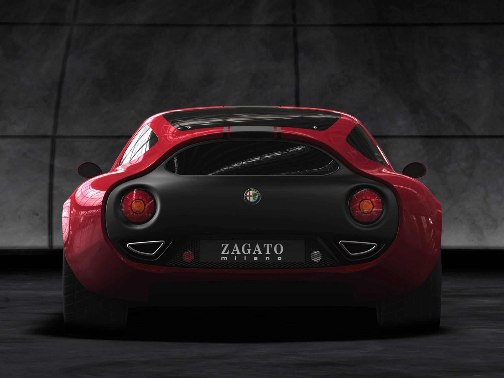 alfa romeo iPhone 桌布 壁紙 — 一輛亮面紅色Zagato Milano跑車從後方觀看，背景為深色紋理牆壁。