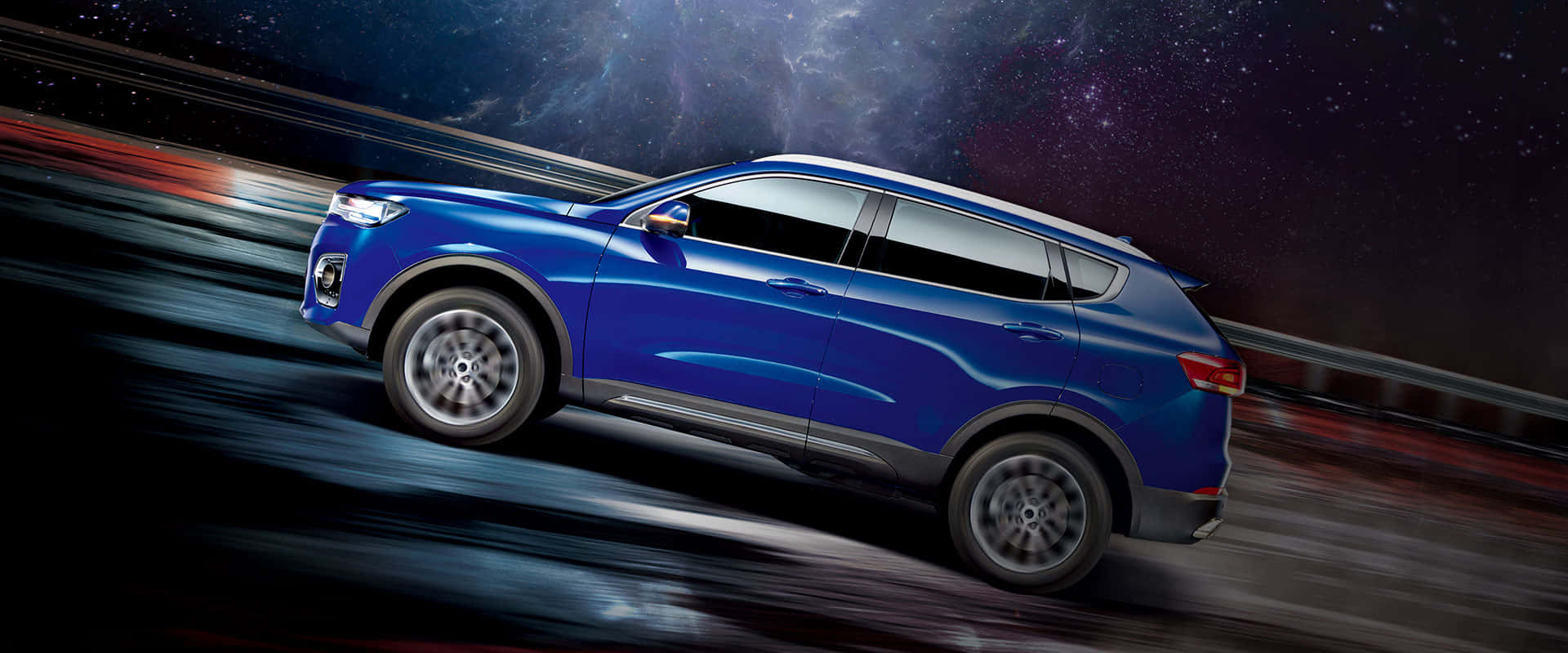 Haval 桌布 壁紙 — 一輛充滿活力的藍色SUV在模糊的高速公路上疾馳，背景是星光燦爛的宇宙天空，帶有動態模糊效果。