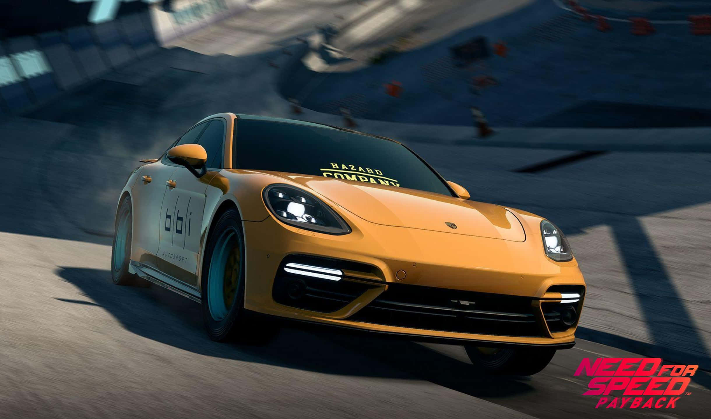 2440x1440 Need For Speed Payback 桌布 壁紙 — 一輛充滿活力的黃色保時捷911在高速賽車遊戲場景中繞著混凝土賽道甩尾。