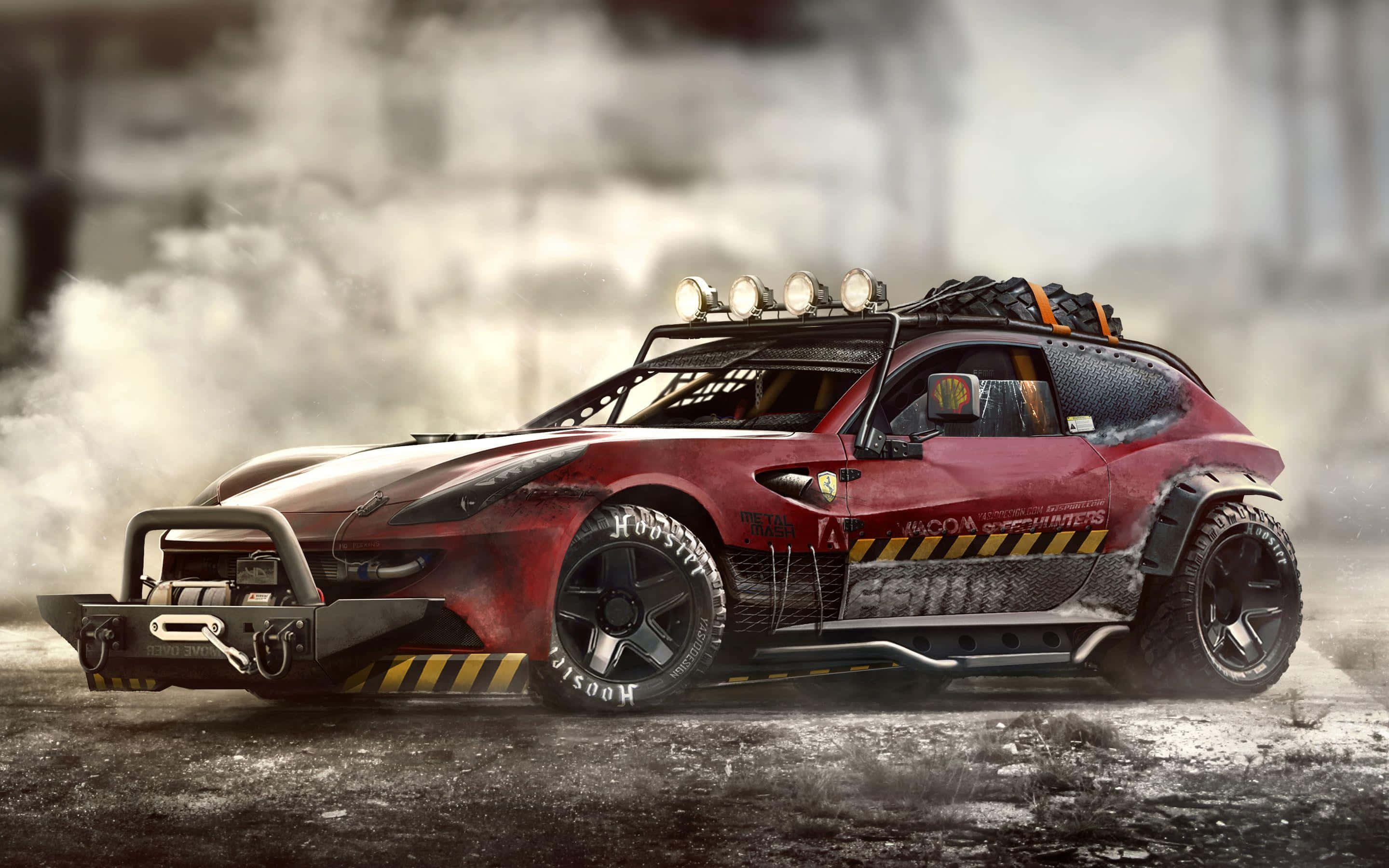Modified Car 桌布 壁紙 — 一輛堅固的紅色越野賽車，帶有黃色條紋和車頂燈，在粗糙的工業環境中揚起灰塵。