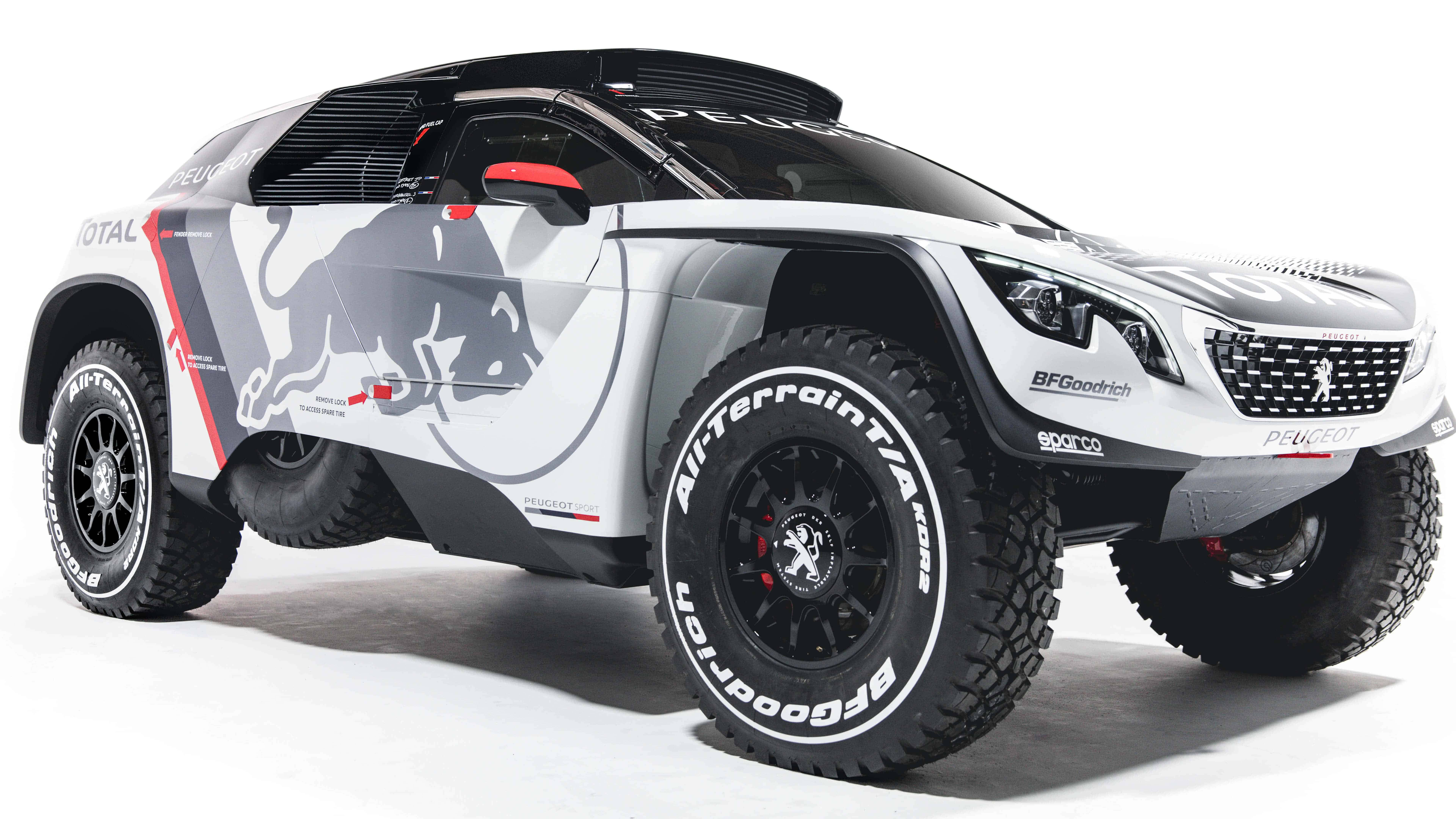 rally 桌布 壁紙 — 一輛帶有Red Bull品牌和BFGoodrich輪胎的白色Peugeot拉力賽車，在純白背景前準備好進行越野行動。