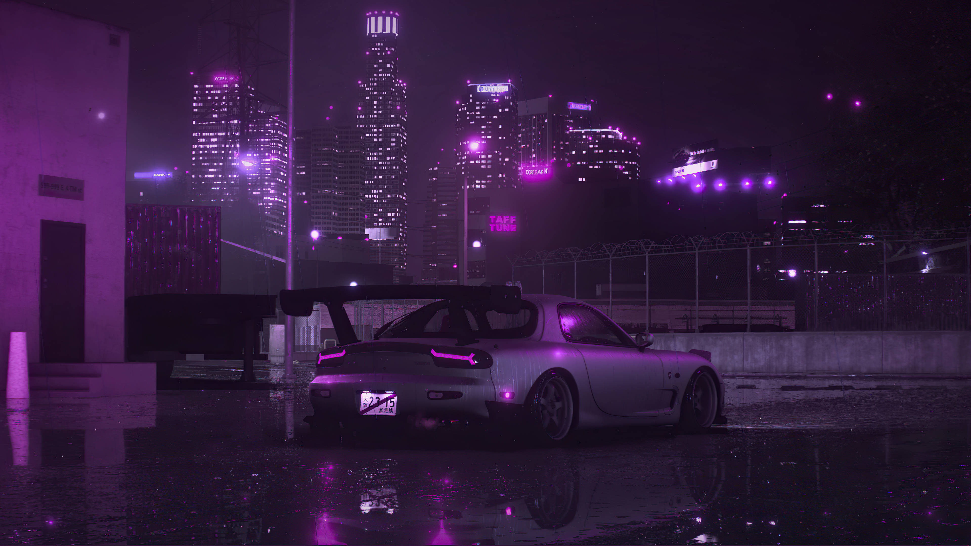 Mazda 桌布 壁紙 — 一輛帶有後翼的銀色跑車在夜間停放在濕漉漉的路面上，周圍是紫色的霓虹城市燈光。