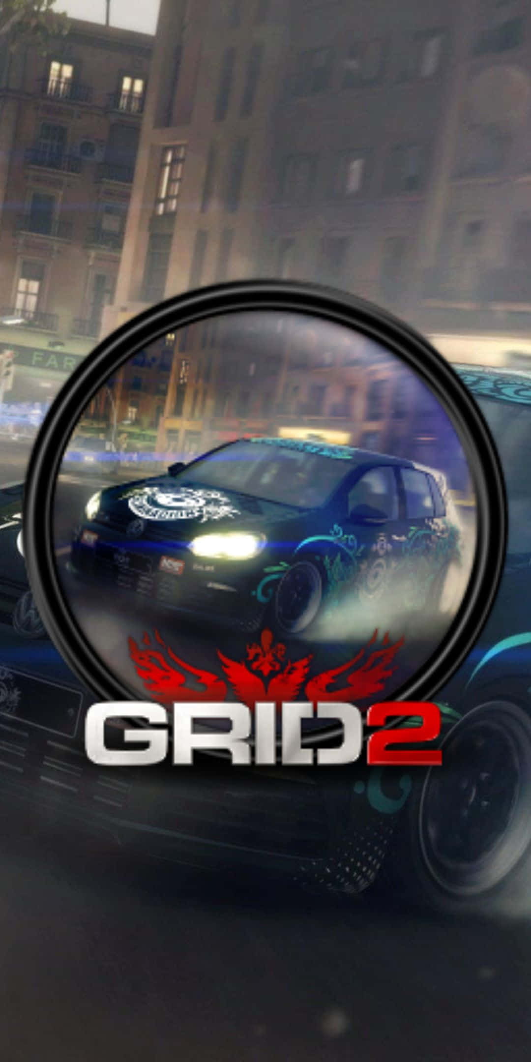 games 桌布 壁紙 — 一輛帶有發光車頭燈的賽車穿過城市街道，透過圓形鏡片觀看，下方有GRID 2標誌。