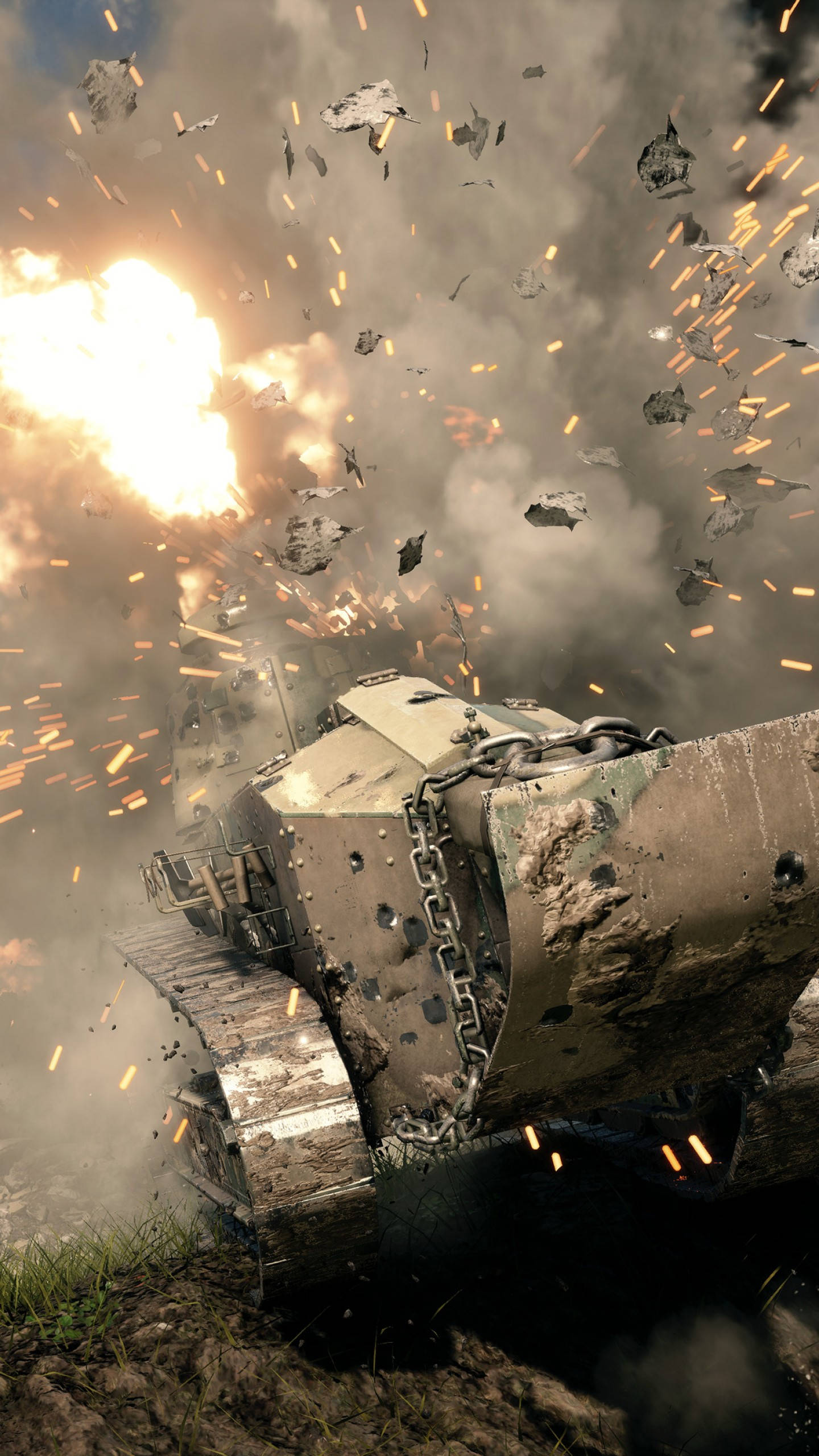 Battlefield 1 HD 桌布 壁紙 — 一輛戰鬥坦克在猛烈爆炸中，將碎片和火花噴射到煙霧瀰漫的戰場上。