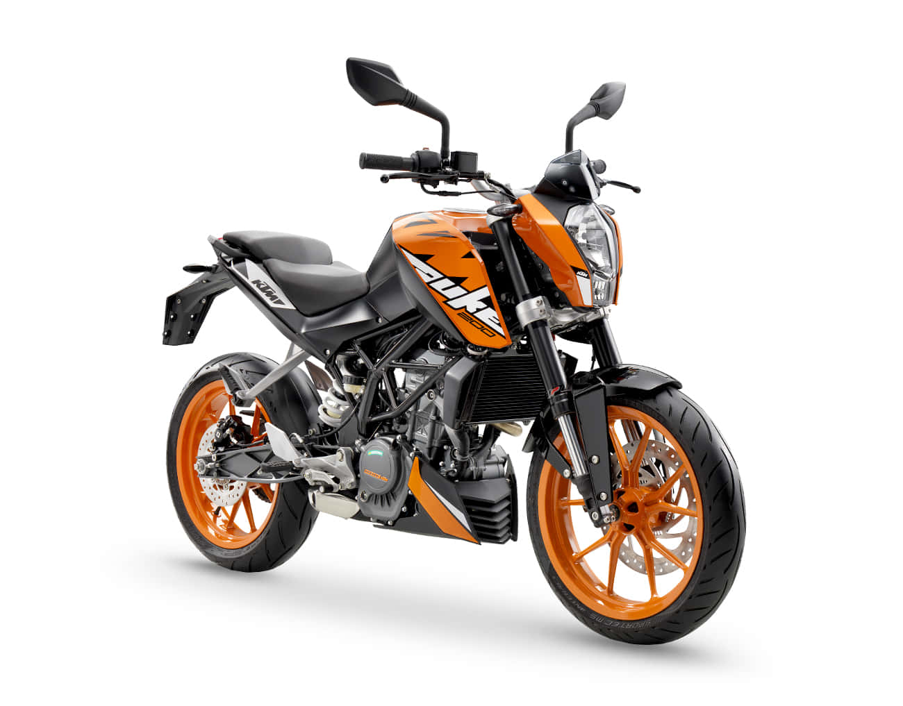 機車 桌布 壁紙 — 一輛時尚的KTM機車，帶有鮮豔的橙色和黑色點綴，在潔白的背景前蓄勢待發。