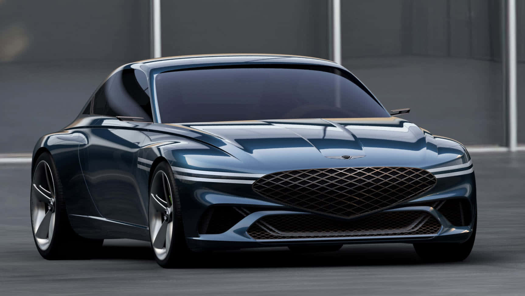 Genesis 桌布 壁紙 — 一輛時尚的未來主義藍色跑車，帶有霸氣格柵和空氣動力學曲線，停在簡約的混凝土表面上。