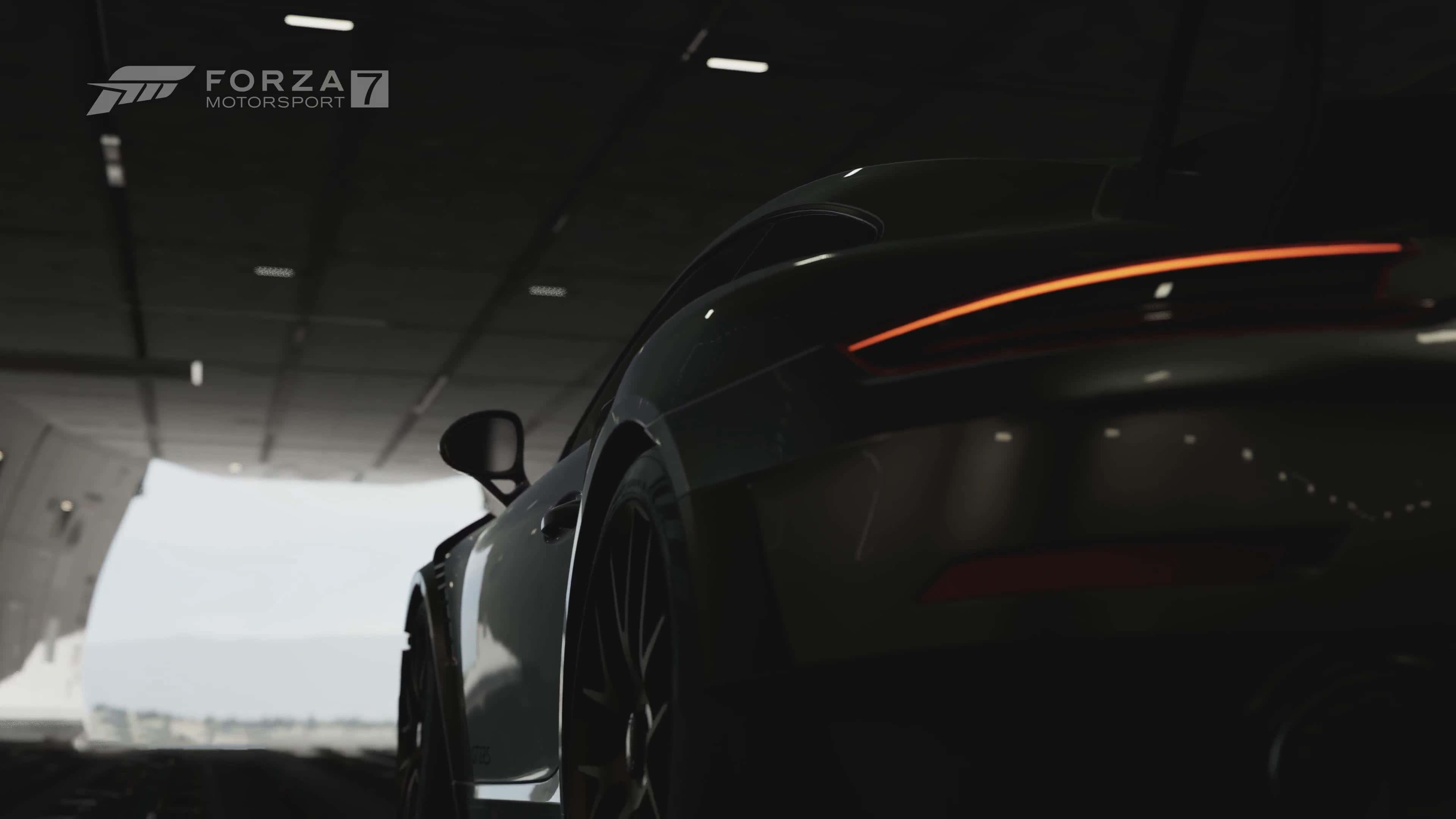 Forza Motorsport 7 桌布 壁紙 — 一輛時尚的深色跑車的發光橙色尾燈在隧道下閃耀，日光從前方射入。