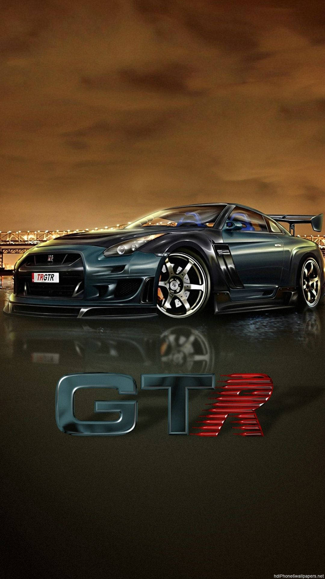 汽車 iPhone 壁紙 桌布 壁紙 — 一輛時尚的深藍色日產GT-R跑車在溫暖的橙色黃昏天空下閃耀，城市燈光反射在濕漉漉的路面上。