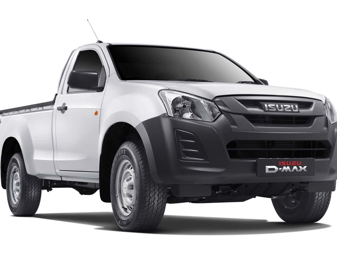Isuzu 桌布 壁紙 — 一輛時尚的白色Isuzu D-Max皮卡，帶有黑色飾邊和鍍鉻細節，在工作室燈光下展示。