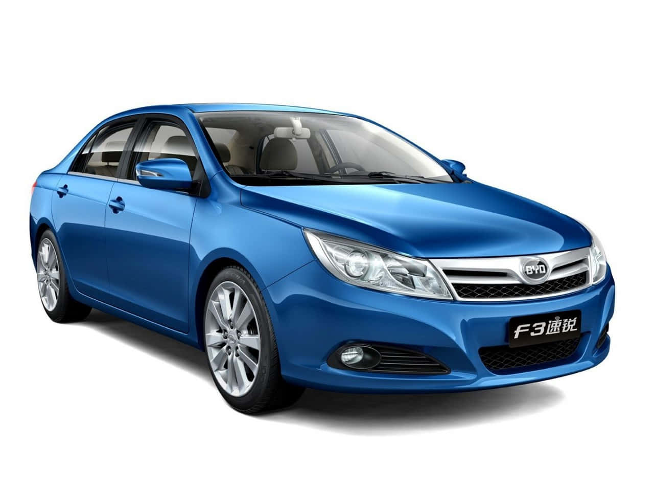 Byd 桌布 壁紙 — 一輛時尚的藍色比亞迪F3轎車在攝影棚燈光下，在潔白的背景上閃閃發光。