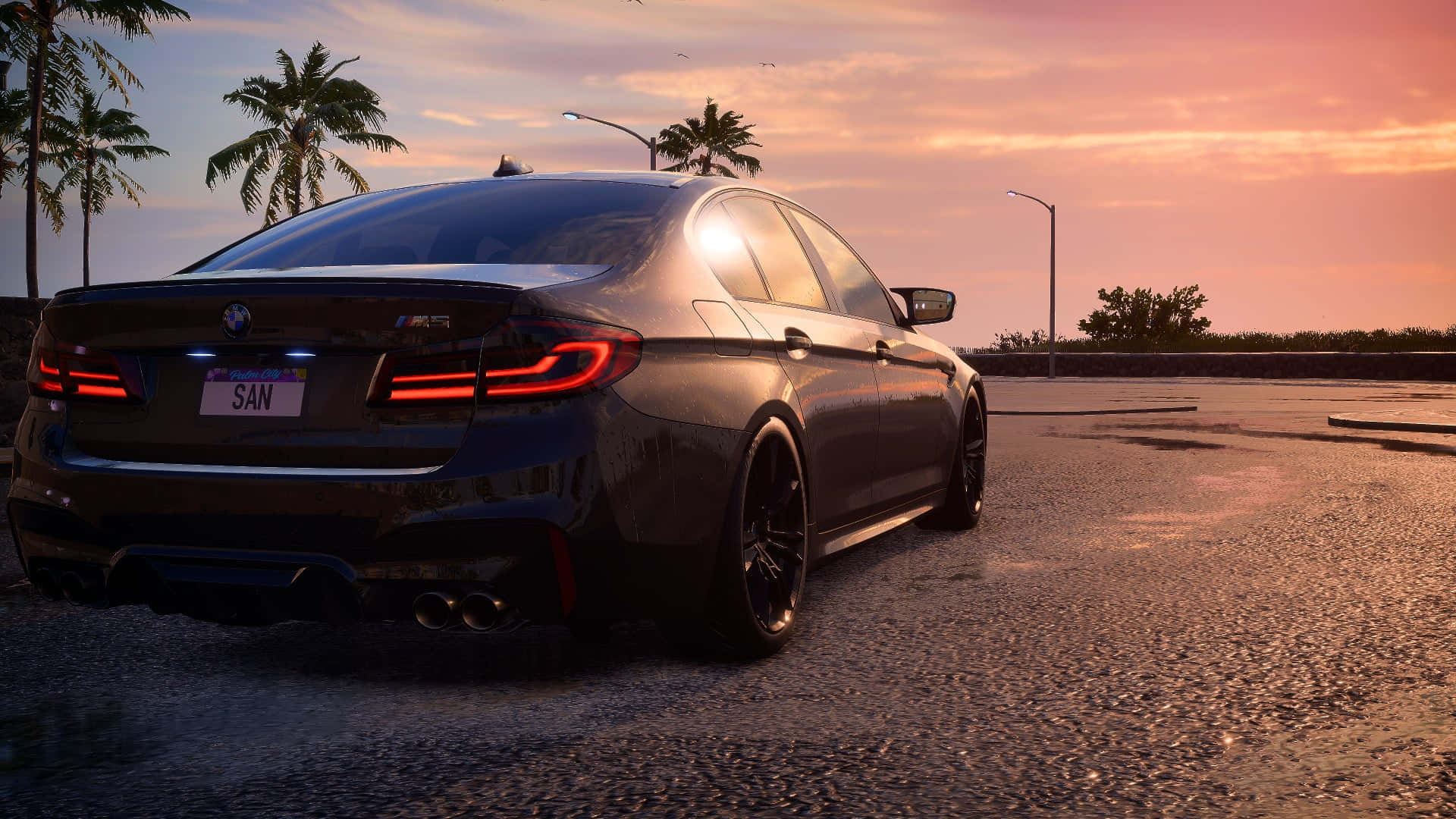 Sunset Aesthetic 桌布 壁紙 — 一輛時尚的黑色BMW M5停在日落時分的濕瀝青路上，伴隨著棕櫚樹和發光的尾燈。