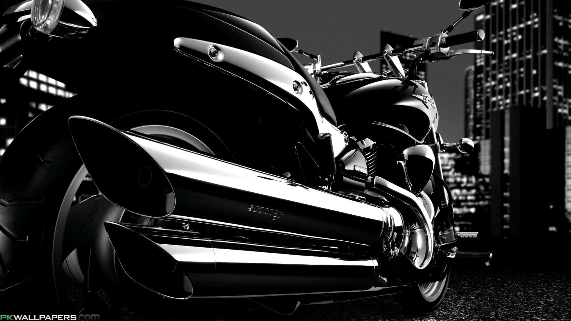 Harley Davidson HD 桌布 壁紙 — 一輛時尚的黑色機車在都市夜晚的高對比黑白場景中，於城市燈光下閃閃發光。