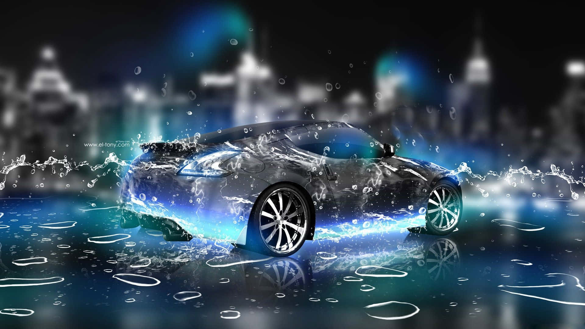 跑車 桌布 壁紙 — 一輛時尚跑車在夜間從發光的藍色水中衝出，伴隨著動態水花，背景是模糊的城市天際線。
