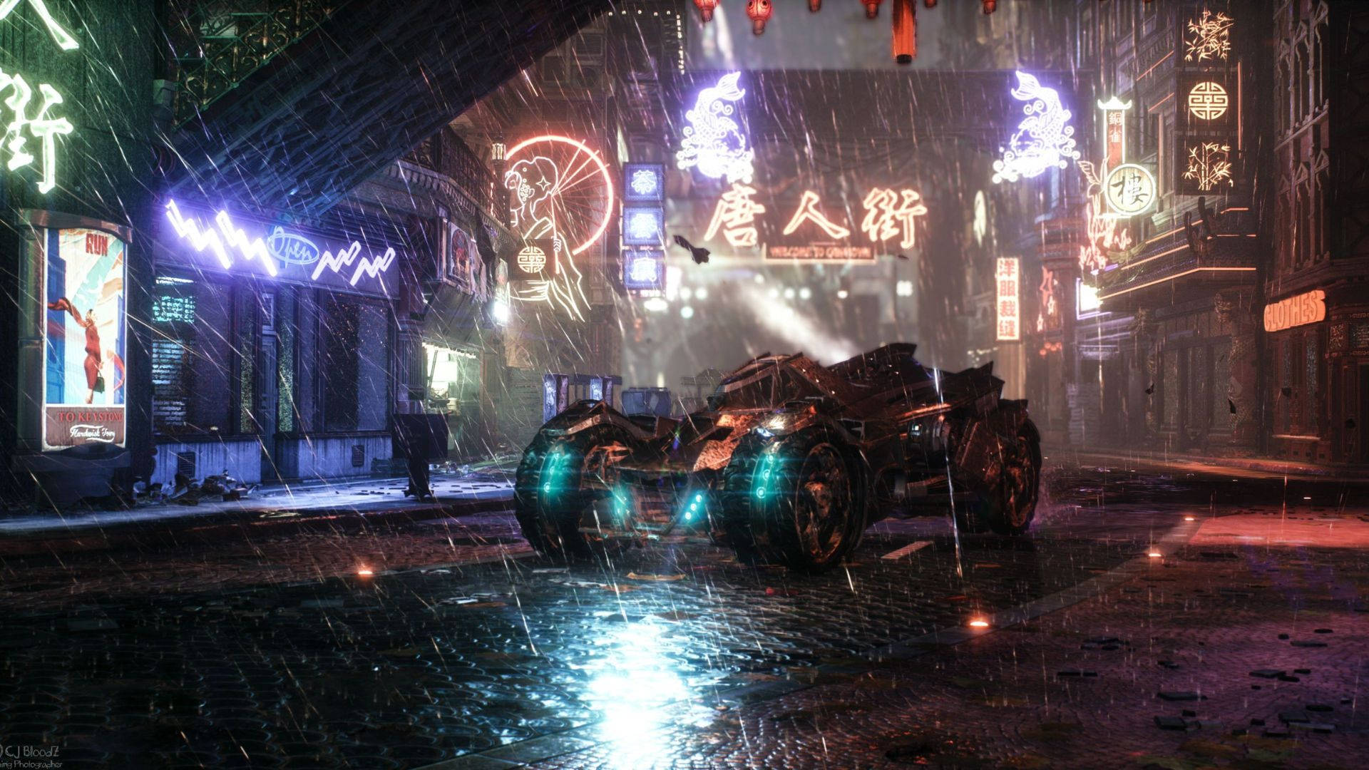 Batmobile 桌布 壁紙 — 一輛未來風格的裝甲車在夜晚滑過濕漉漉的霓虹燈唐人街小巷，發光的招牌映照在濕滑的鵝卵石上。