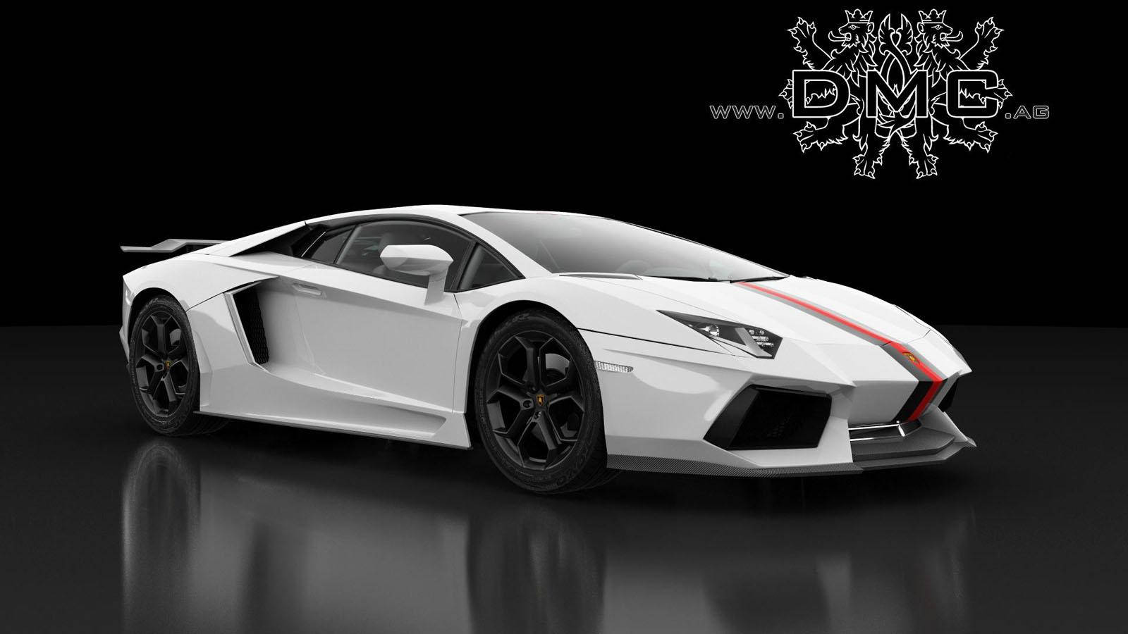 4K Lamborghini 桌布 壁紙 — 一輛流線型白色藍寶堅尼 Aventador 配以紅色點綴，在攝影棚燈光下於反光黑色地板上閃耀。