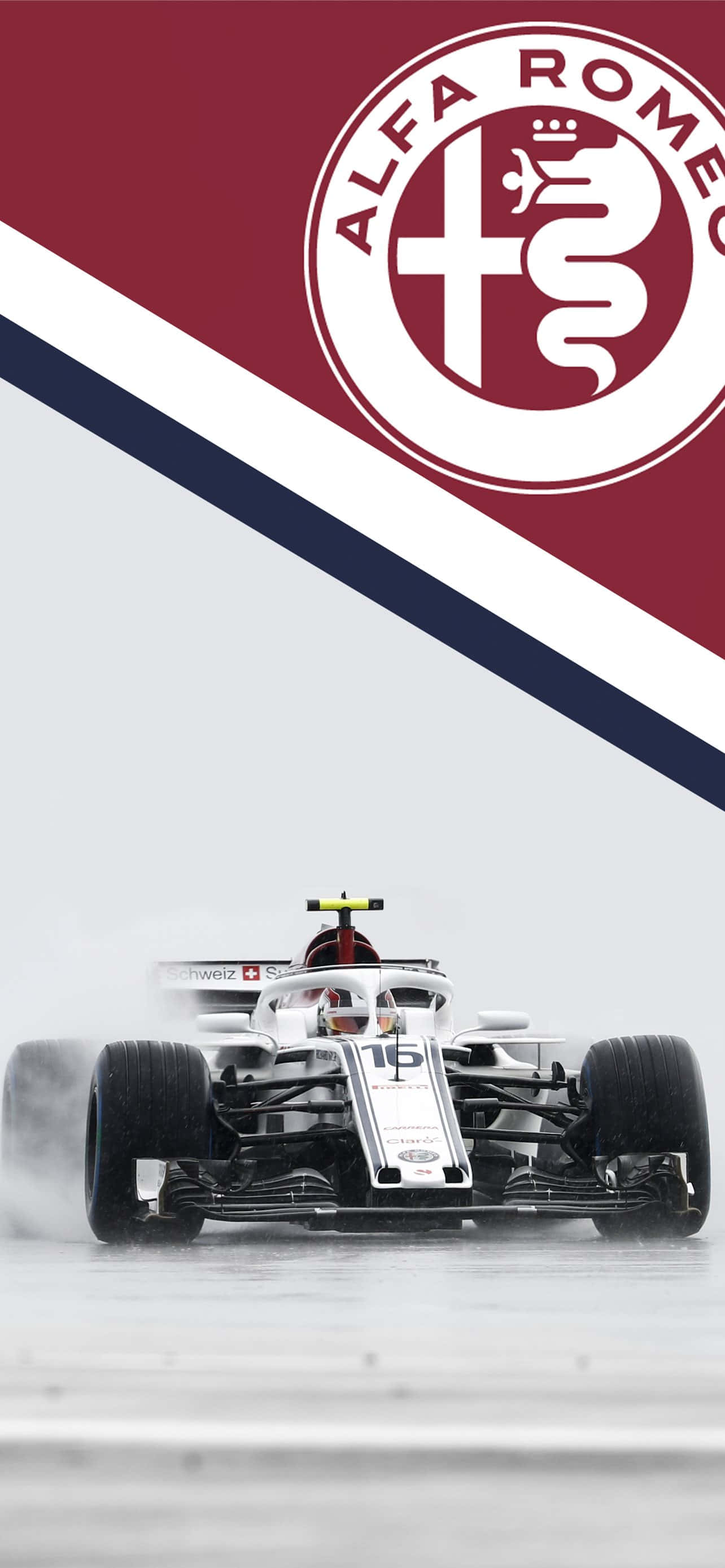 Formula 1 iPhone 桌布 壁紙 — 一輛白色愛快羅密歐一級方程式賽車在濕滑賽道上疾馳，輪胎升起霧氣，上方有醒目的紅白斜紋旗幟。