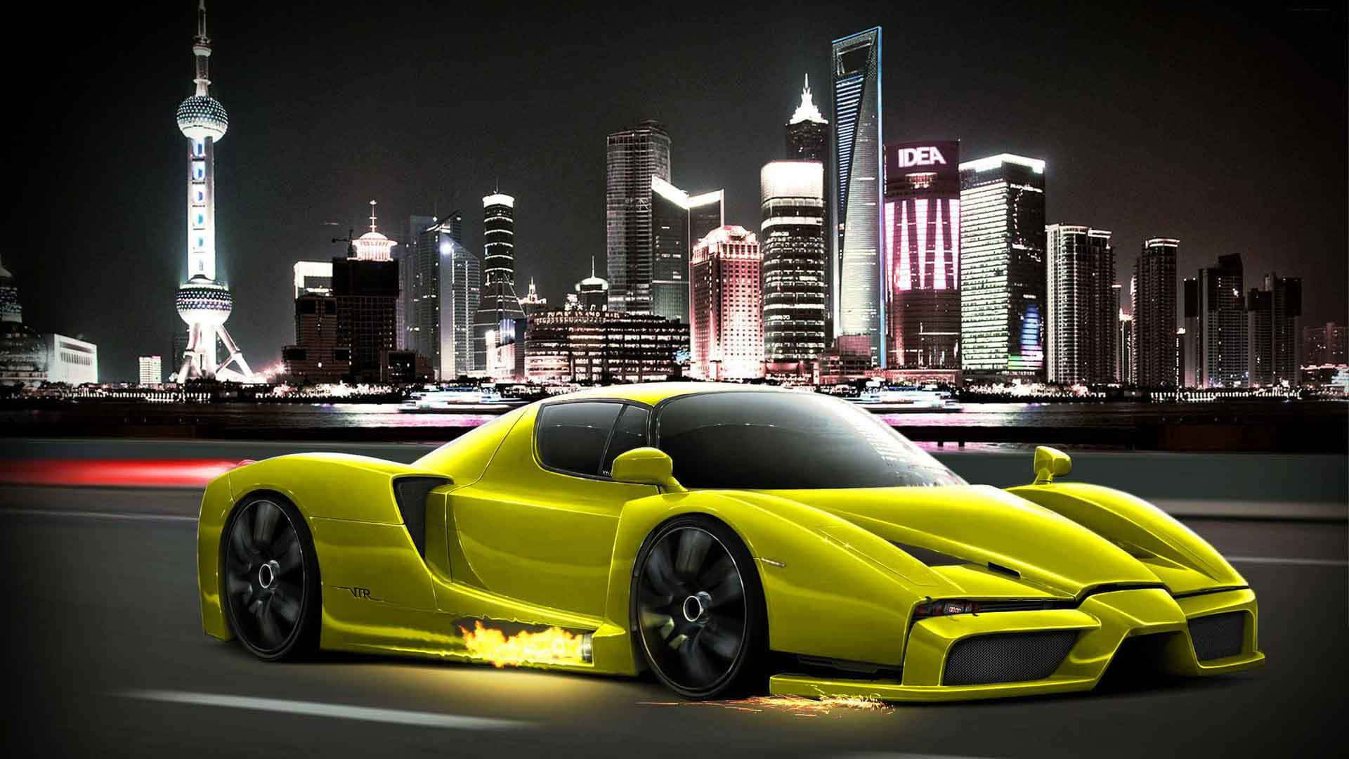 Top 10 Car 桌布 壁紙 — 一輛螢光黃色跑車在濕滑的道路上咆哮，排氣管噴出火焰，背景是上海璀璨的夜景天際線。