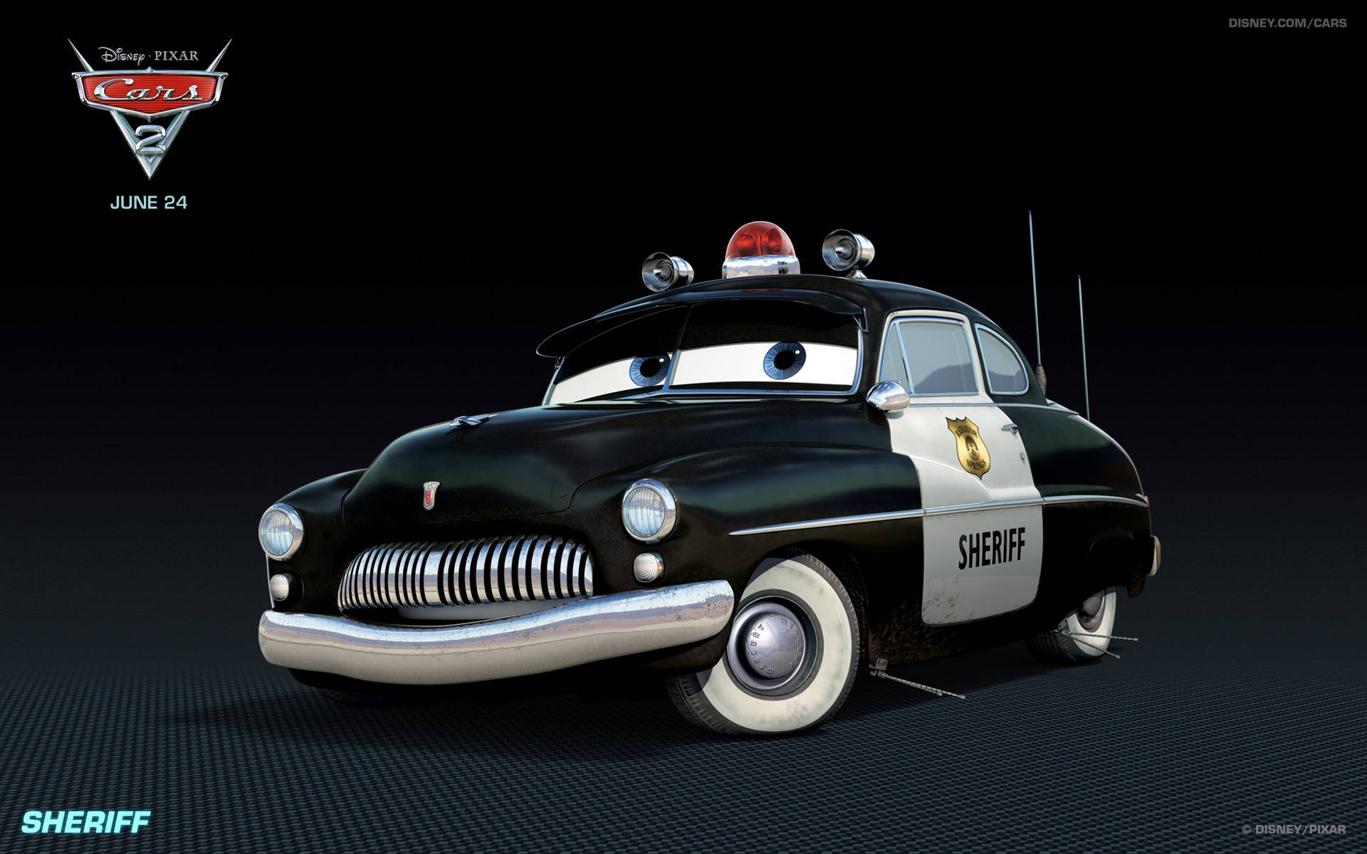 cars 桌布 壁紙 — 一輛黑白動畫警車，帶有表情豐富的眼睛和車頂上的紅燈，立在深色背景前。