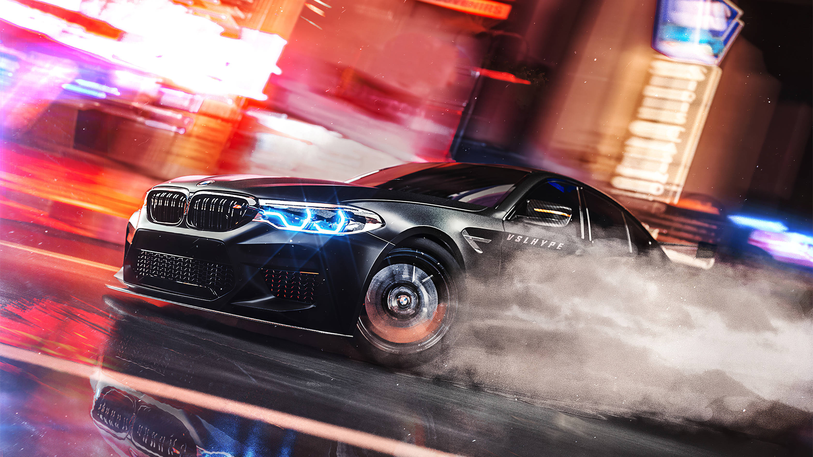 drifting 桌布 壁紙 — 一輛黑色BMW在夜晚高速飄移穿過霓虹燈照亮的城市街道，揚起煙霧和發光的車頭燈。