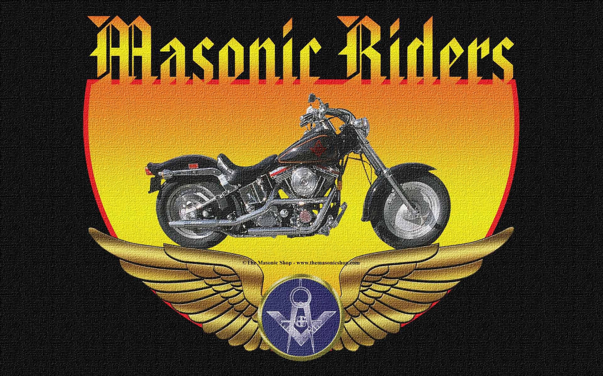 Masonic 桌布 壁紙 — 一輛黑色摩托車居中於帶有金色翅膀和共濟會符號的盾牌上，背景為熾熱的橙黃漸變色。