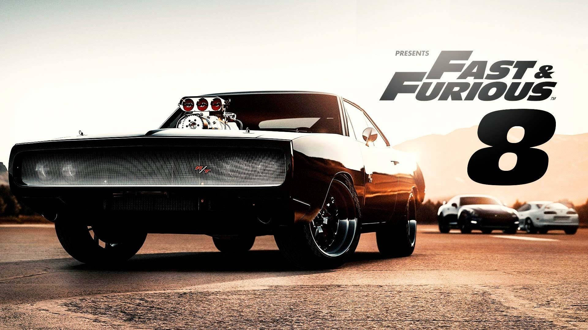 fast 桌布 壁紙 — 一輛黑色肌肉車配備增壓引擎，停在沙漠公路上，Fast & Furious 8 標誌在夕陽中閃耀。