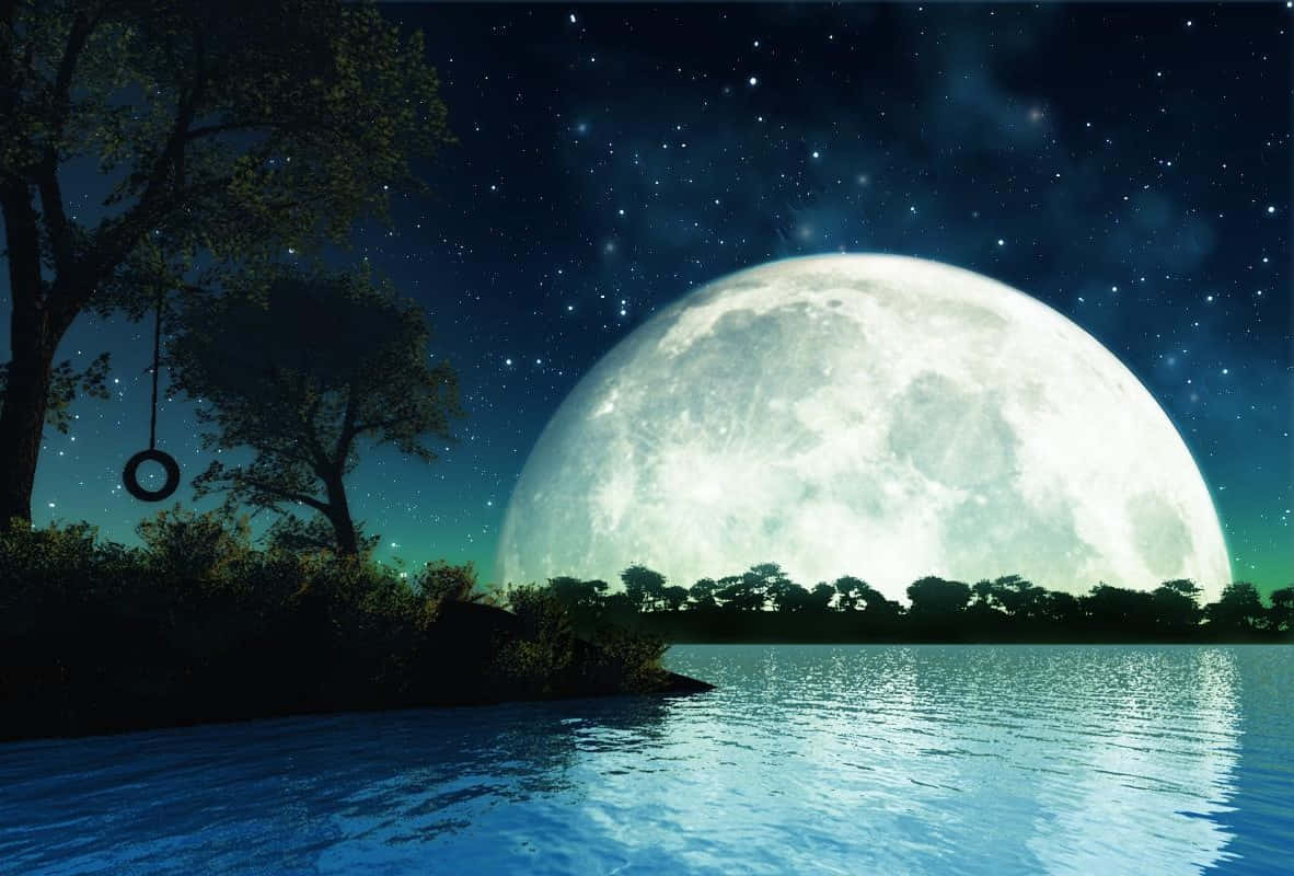 Moonlight 桌布 壁紙 — 一輪巨大的發光月亮在繁星點點的夜空下升起在寧靜的湖面上，岸邊的樹上掛著一個輪胎鞦韆。