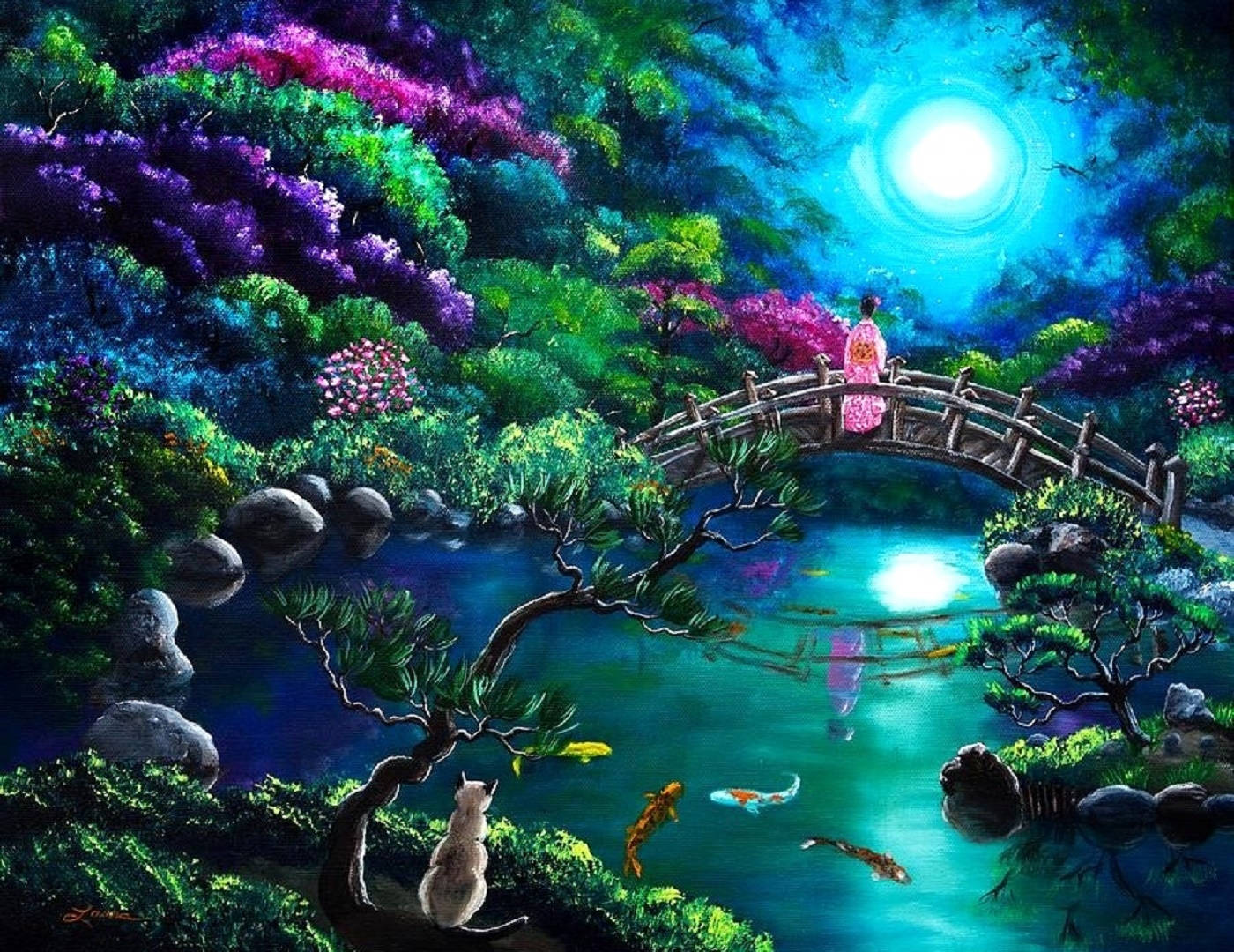 Moonlight 桌布 壁紙 — 一輪明亮的月亮照亮了一個充滿活力的日本花園，一個粉紅色身影走過一座橫跨錦鯉池的木橋，一隻貓在盛開的紫色樹下觀看。