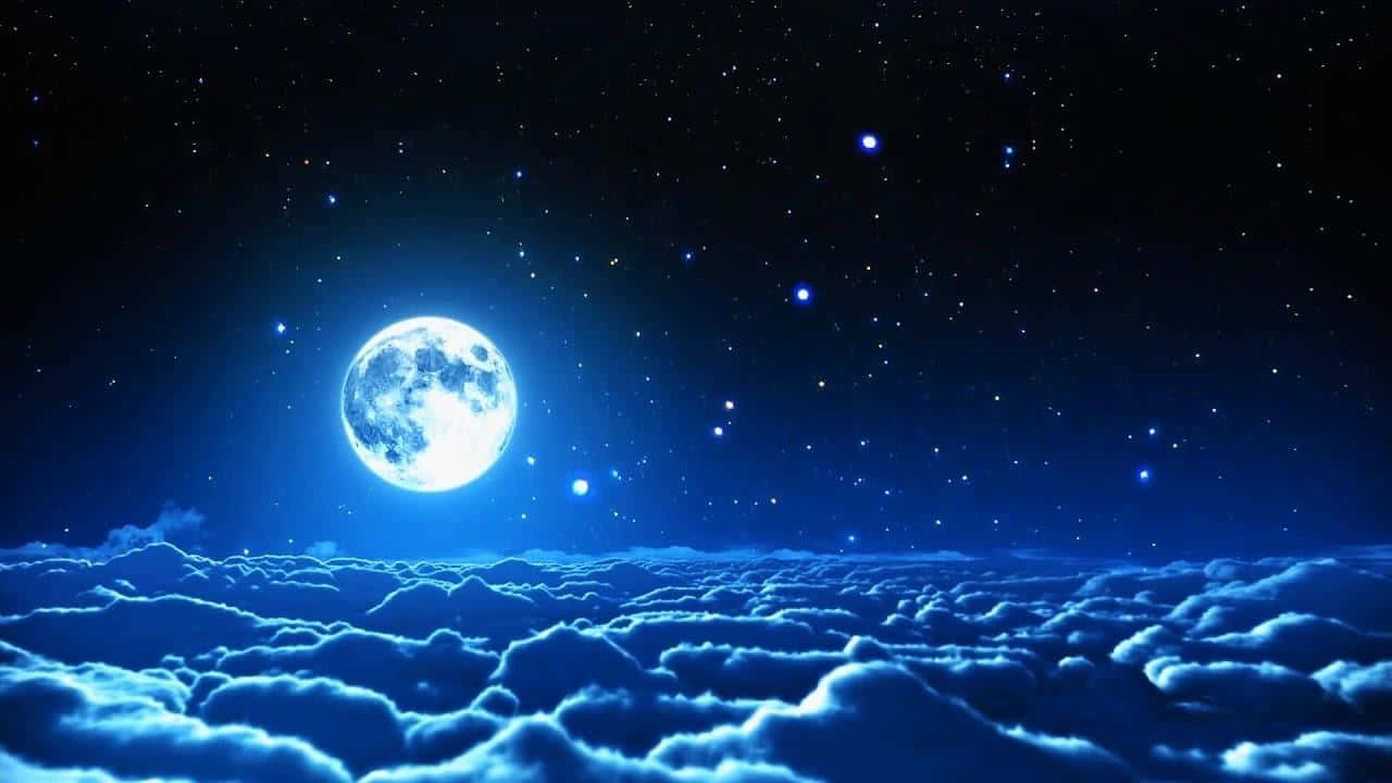 Moonlight 桌布 壁紙 — 一輪明亮的滿月在繁星點點的夜空下，照耀在蓬鬆的雲海之上。