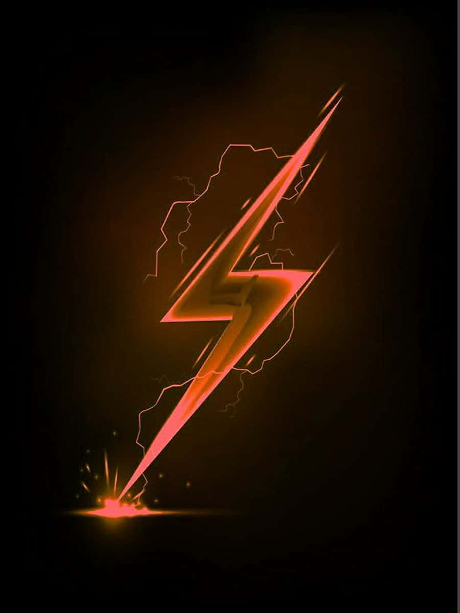 Neon Lightning 桌布 壁紙 — 一道發光的橙色閃電從黑暗的天空中劈下，伴隨著電火花和輻射能量。