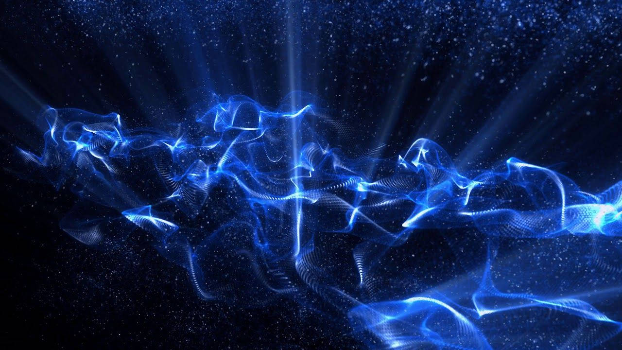 Moving 桌布 壁紙 — 一道發光的藍色能量波流過佈滿星辰的宇宙虛空，耀眼的光束穿透黑暗。