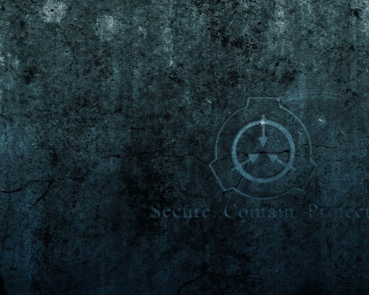 SCP 桌布 壁紙 — 一道裂開的深藍綠色牆壁上有一個褪色的發光標誌，帶有箭頭和「secure contain protect」字樣。