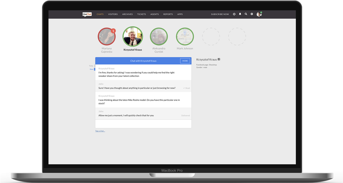 Facebook Live 桌布 壁紙 — 一部MacBook Pro在乾淨的白色背景上顯示與名為Krzysztof Kraus的客戶服務代理的即時聊天介面。