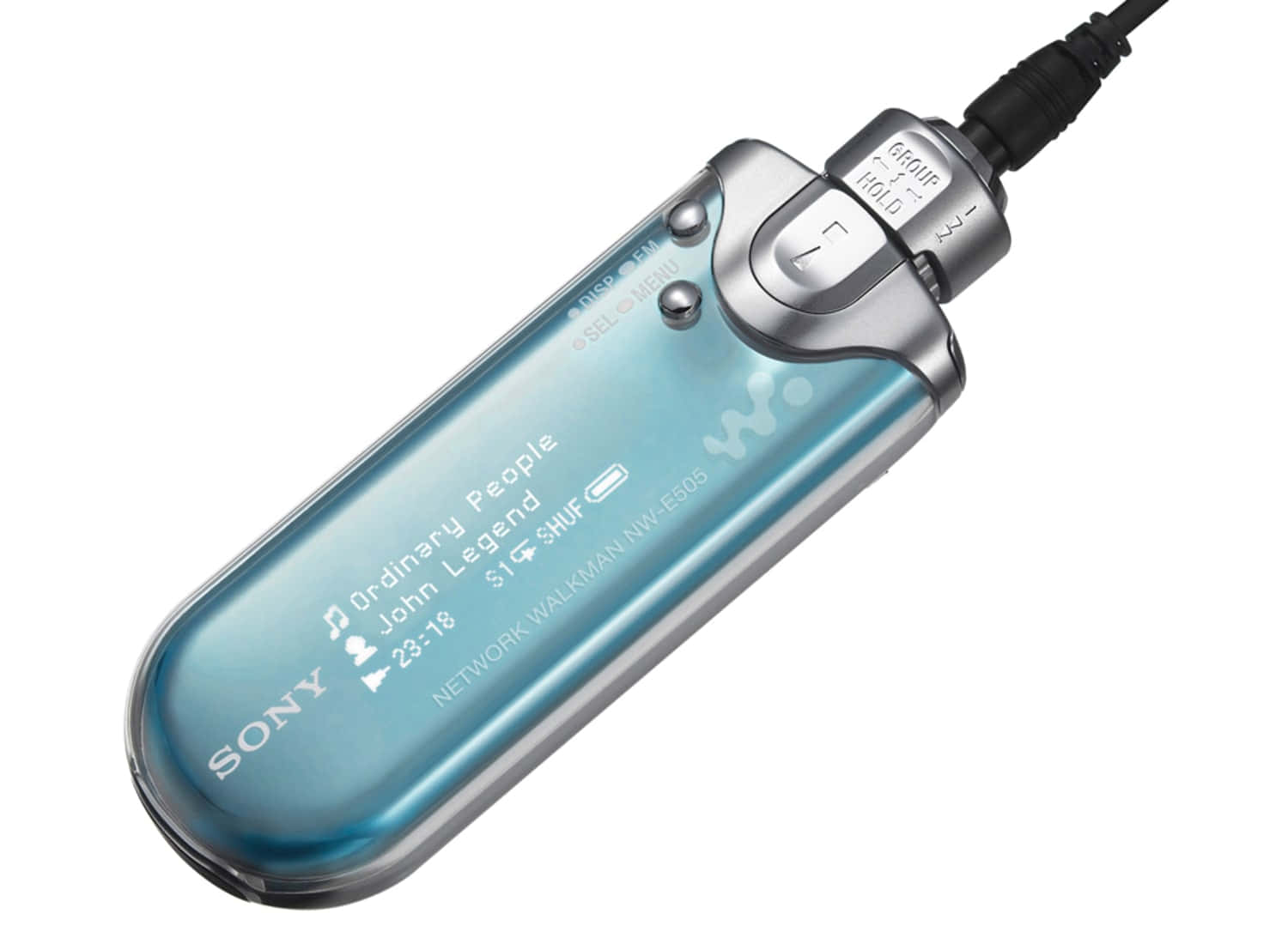 Music Player 桌布 壁紙 — 一部時尚的藍色Sony Walkman NW-E505，螢幕上顯示John Legend的《Ordinary People》，背景為潔淨的白色。
