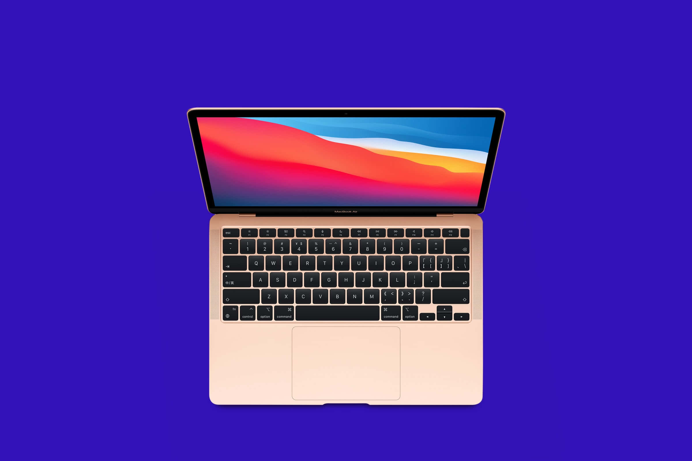 MacBook 動態圖片 桌布 壁紙 — 一部金色 MacBook Air 在鮮豔的藍色背景上打開，顯示色彩繽紛的抽象桌布。
