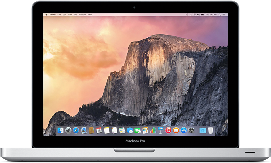 剪貼畫 桌布 壁紙 — 一部銀色 MacBook Pro 顯示優勝美地半圓頂的日落桌布，並帶有 macOS 介面元素。