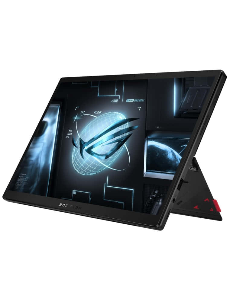 ASUS 桌布 壁紙 — 一部黑色 ROG Zephyrus 電競筆記型電腦傾斜打開，顯示發光藍色未來介面，帶有地球和鷹標誌。