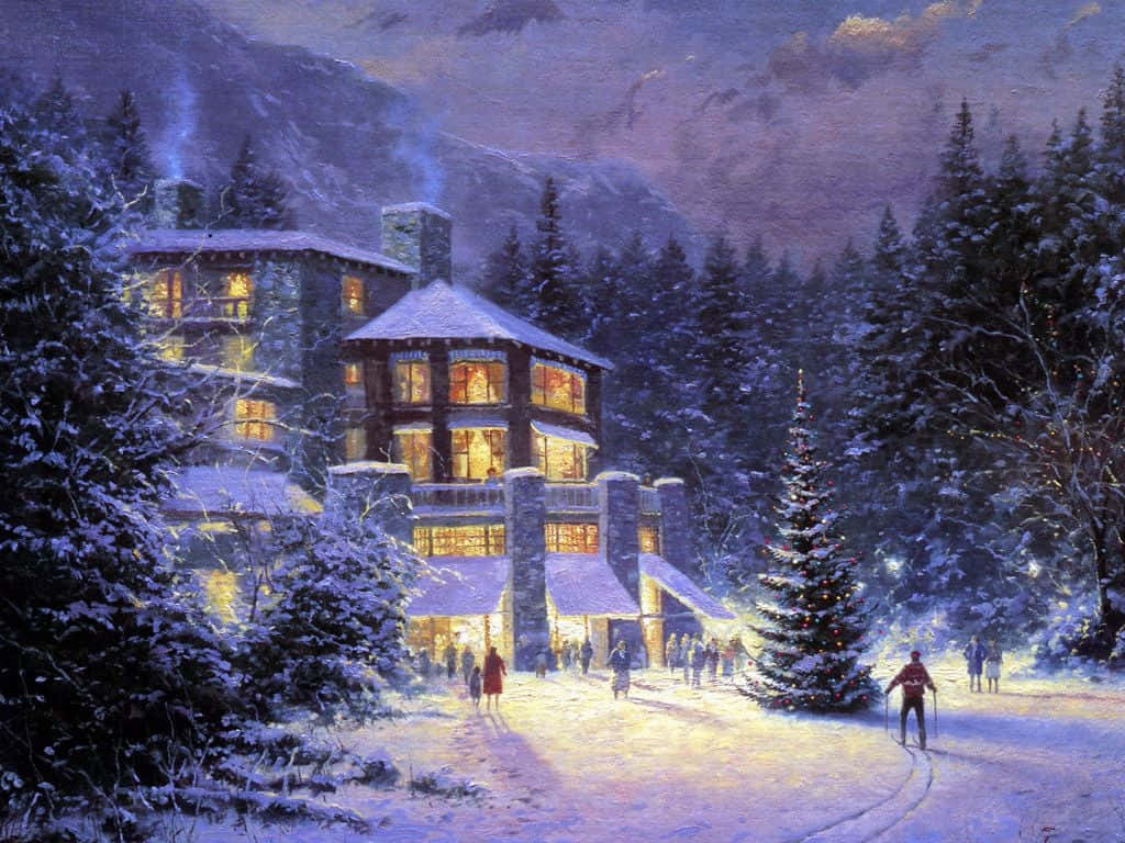 Winter Scene 桌布 壁紙 — 一間舒適的雪覆蓋山間小屋在黃昏時溫暖地發光，滑雪者滑過一棵裝飾過的樹。
