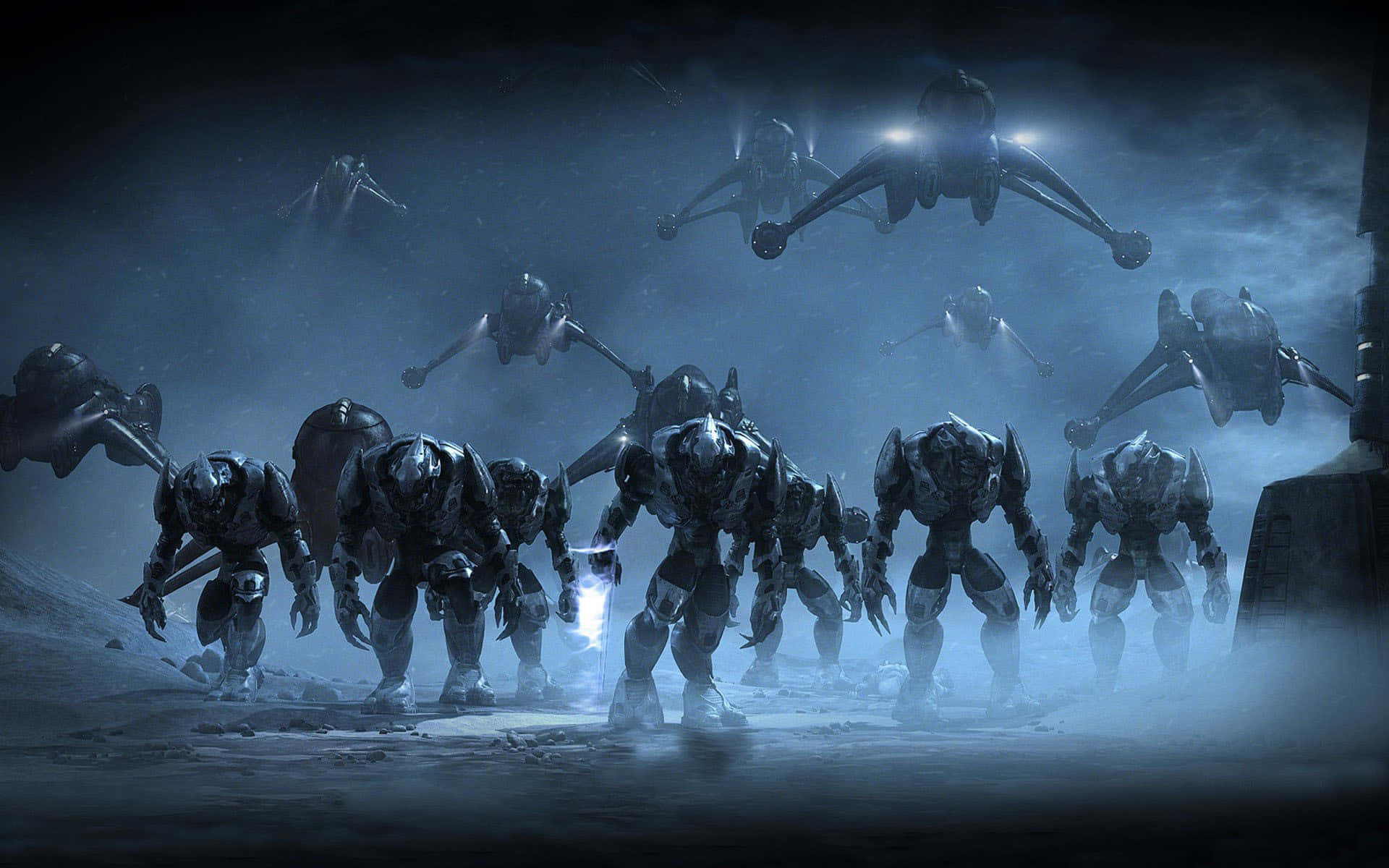 Master Chief 桌布 壁紙 — 一隊裝甲士兵和飛行無人機在黑暗天空下穿過迷霧戰場前進。