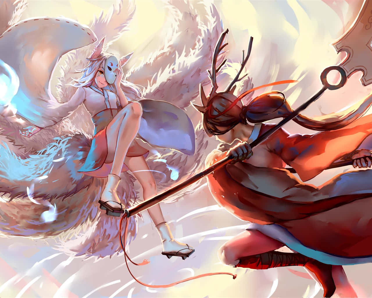 Best League Of Legends 桌布 壁紙 — 一隻九尾狐靈與一名蒙面戰士在發光的天空下展開動態的動漫戰鬥。