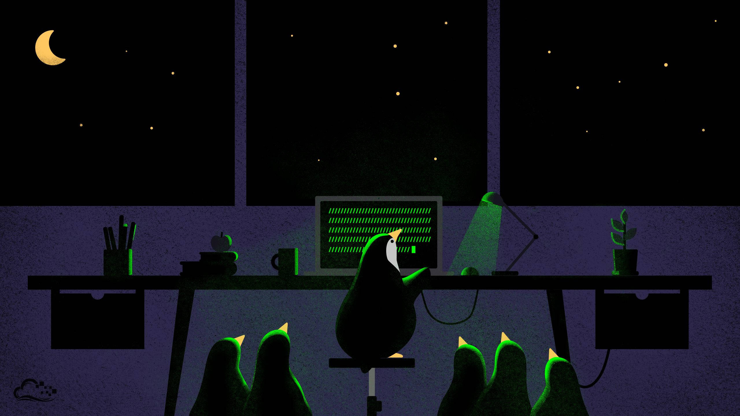 Linux 桌布 壁紙 — 一隻企鵝程式設計師在深夜工作，發光的綠色螢幕下，窗外可見新月和星星。