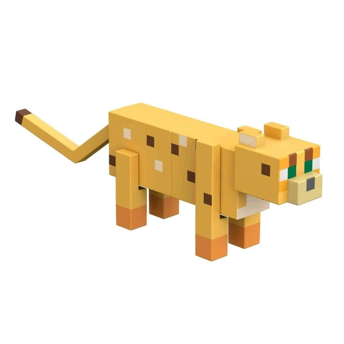 Minecraft Ocelot 桌布 壁紙 — 一隻像素化黃色貓咪，帶有棕色斑點和綠色眼睛，以方塊狀Minecraft風格站立在白色背景前。