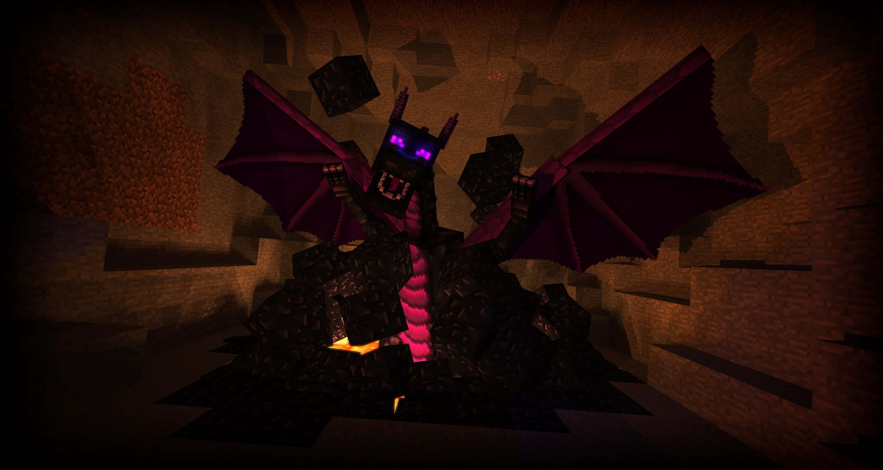 Minecraft Aesthetic 桌布 壁紙 — 一隻像素龍，擁有發光的紫色眼睛和翅膀，威風凜凜地棲息在昏暗的Minecraft洞穴中。