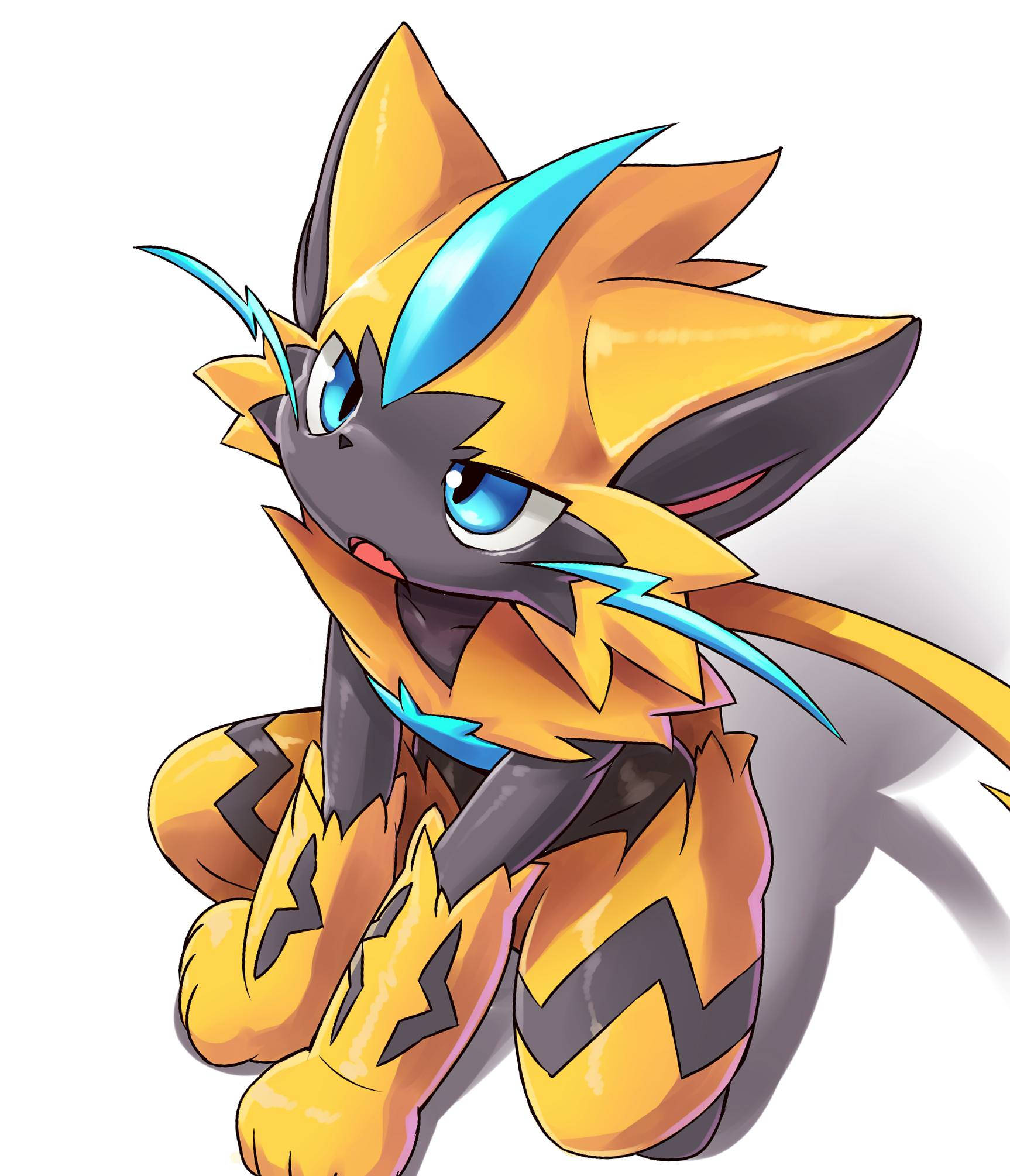 Zeraora 桌布 壁紙 — 一隻充滿活力的動漫風格電狐，擁有橙色毛髮、藍色閃電點綴和銳利的藍色眼睛，警覺地坐在純白色背景前。