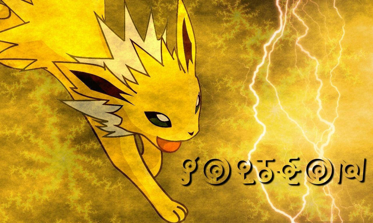 寶可夢 桌布 壁紙 — 一隻充滿活力的黃色電屬性寶可夢在金色暴風雨背景中伴隨著劈啪作響的閃電動態跳躍。