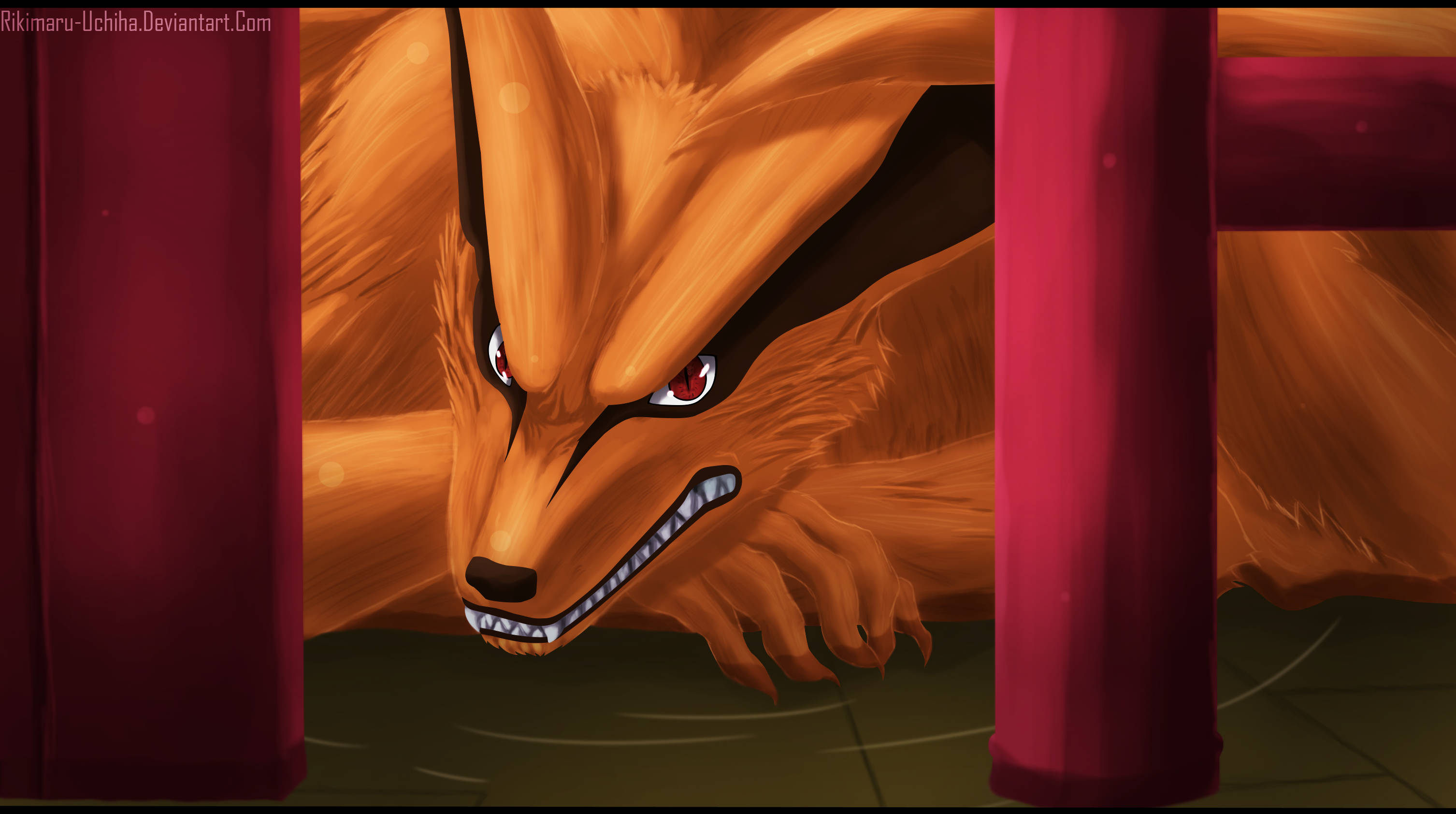 Kurama 桌布 壁紙 — 一隻兇猛的九尾狐，眼睛發出紅光，在戲劇性的動漫場景中透過紅色柱子威脅地凝視。