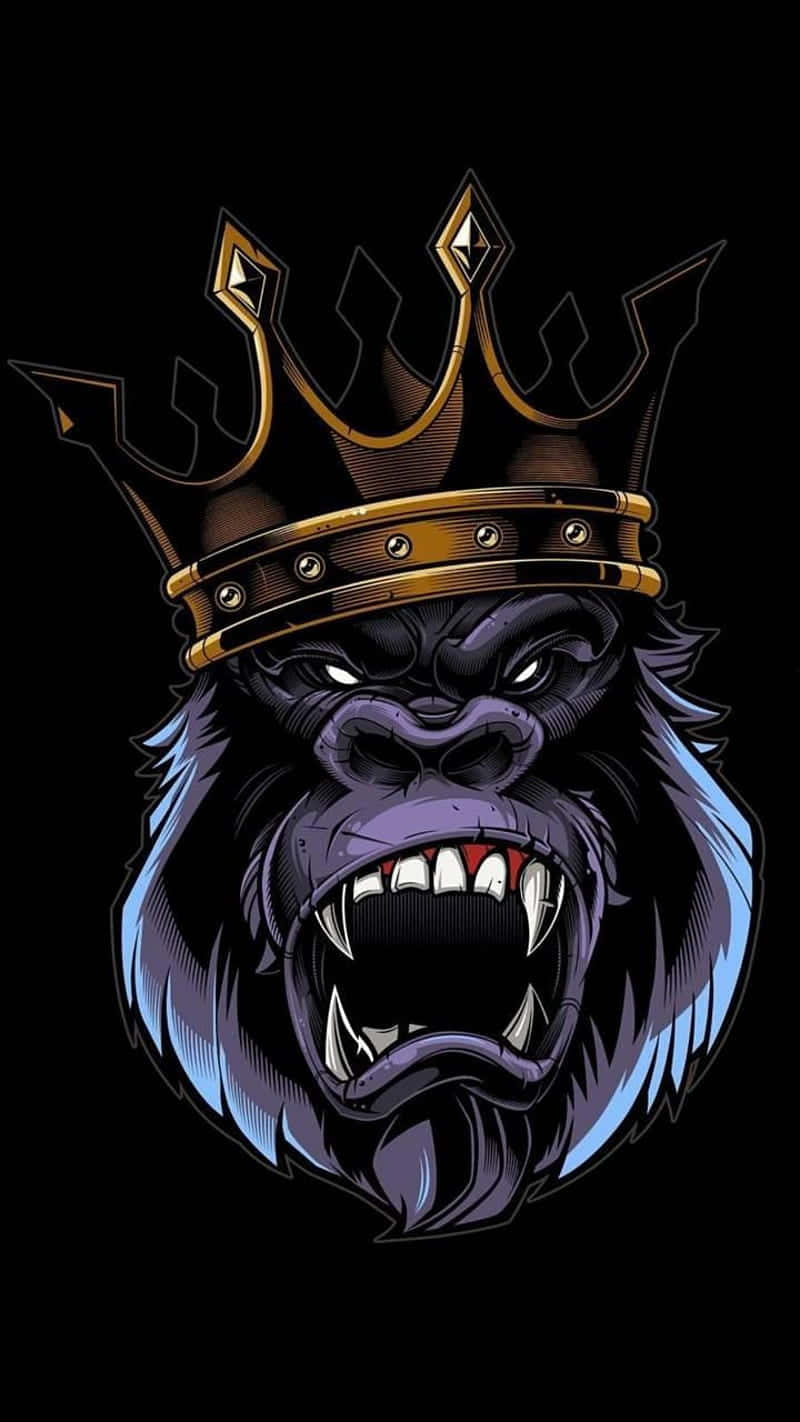 Ape 桌布 壁紙 — 一隻兇猛的紫色大猩猩，長有尖銳的牙齒和發光的眼睛，在黑色背景前戴著金色皇冠。