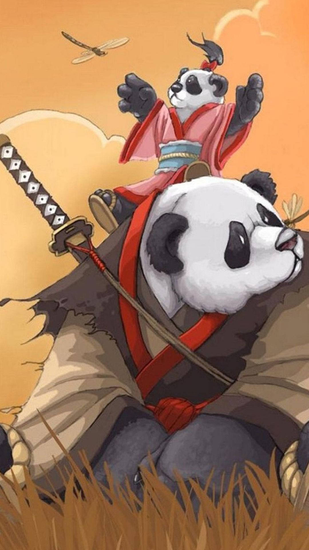 遊戲 桌布 壁紙 — 一隻卡通熊貓戰士穿著紅色武士裝備，騎著一隻更大的熊貓穿過金色草地，在溫暖的日落天空下，有一隻蜻蜓飛過。