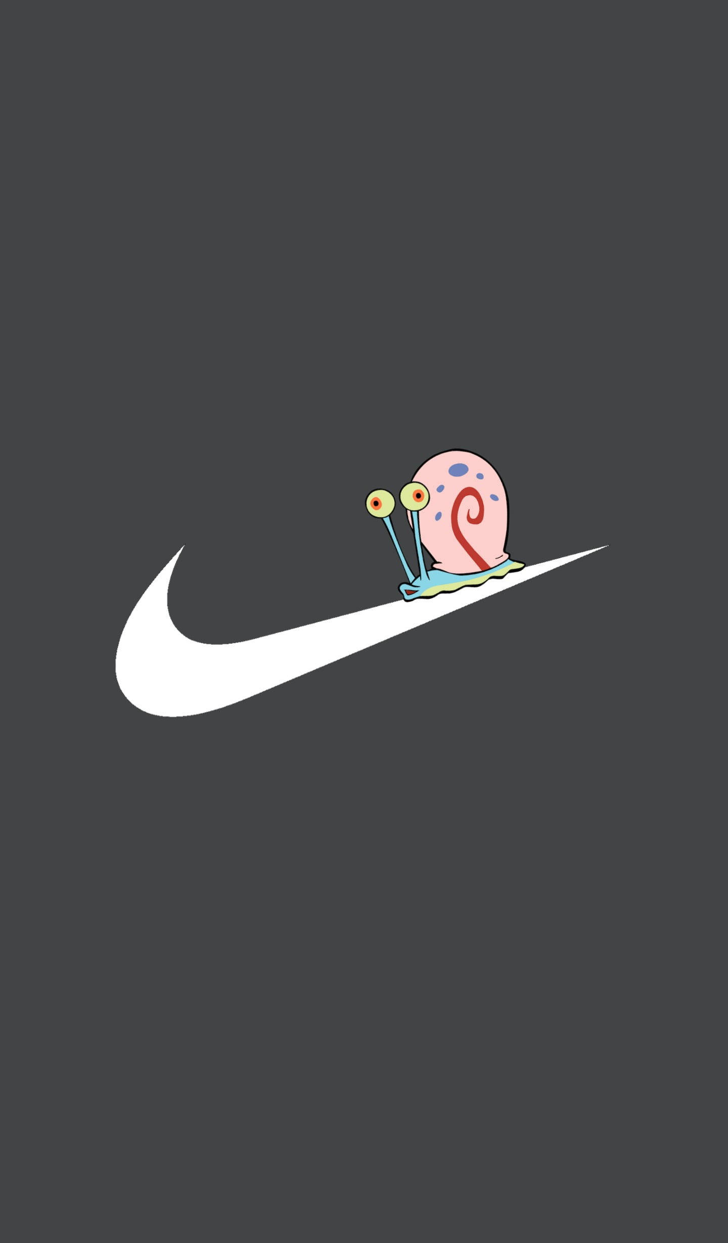 Nike 桌布 壁紙 — 一隻卡通蝸牛，粉紅色殼，黃色眼睛，在深灰色背景上騎著白色Nike勾號。