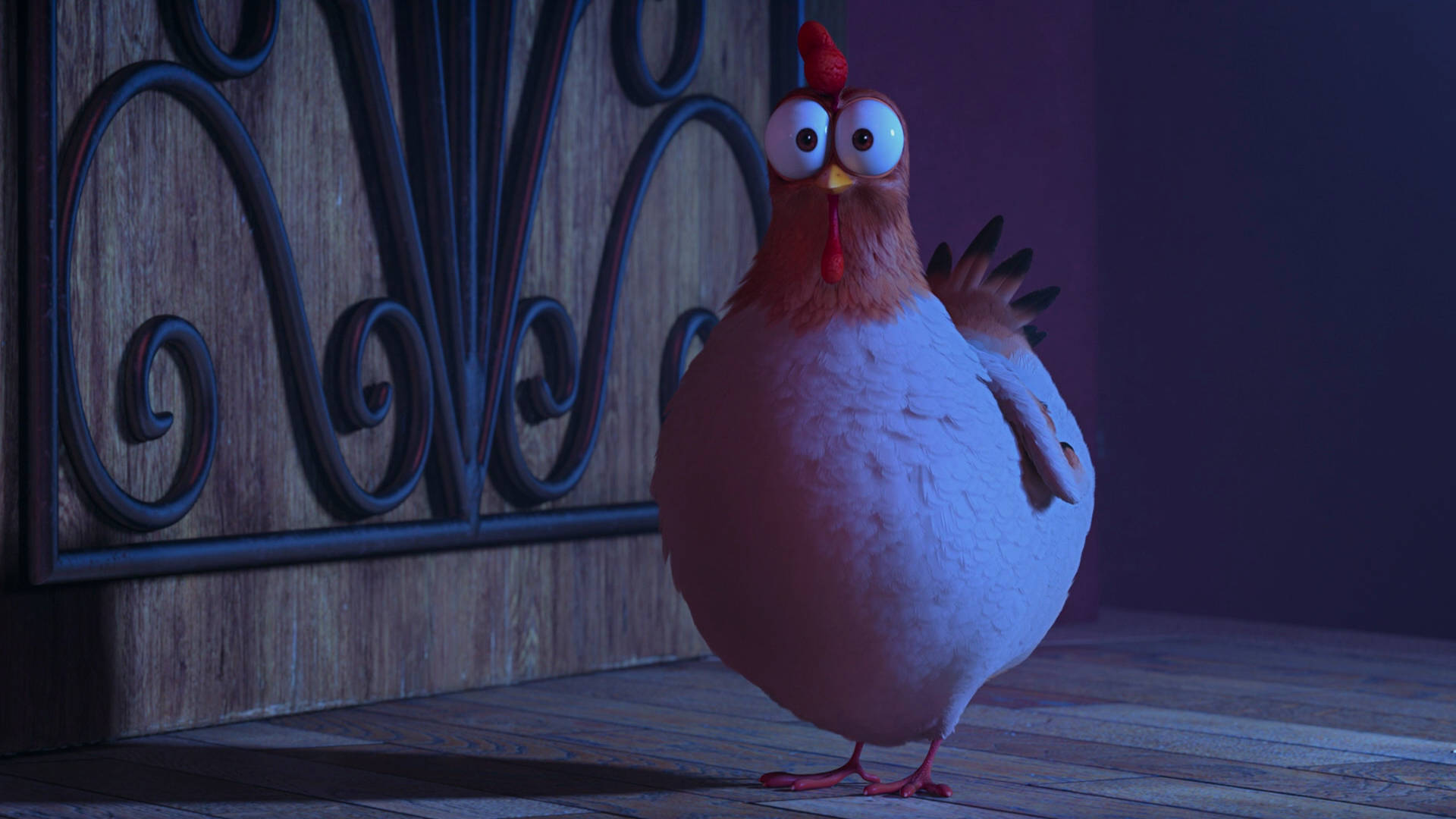 Despicable Me 2 桌布 壁紙 — 一隻卡通雞，有著巨大的眼睛，站在光線昏暗的房間裡，旁邊是一扇華麗的金屬門。